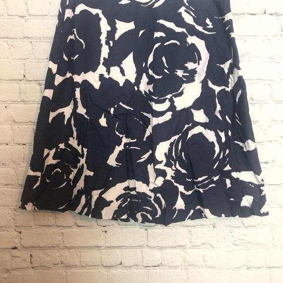 J Crew Blue & White Floral Print A-line  Skirt Size: 6 - Picture 2 of 5